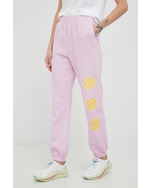 Billabong spodnie dresowe bawełniane X SMILEY damskie kolor fioletowy z nadrukiem