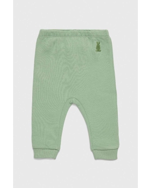 United Colors of Benetton spodnie bawełniane niemowlęce kolor zielony gładkie