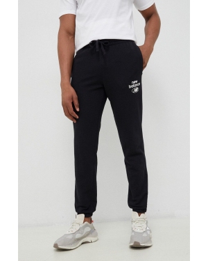New Balance spodnie dresowe kolor czarny z nadrukiem MP31515BK-5BK