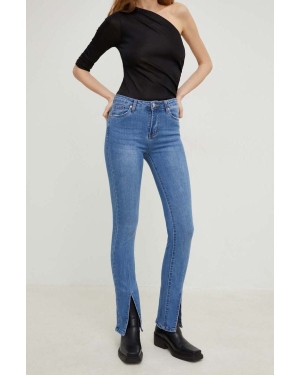 Answear Lab jeansy X kolekcja limitowana SISTERHOOD damskie medium waist