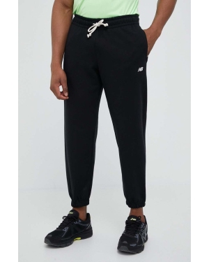 New Balance spodnie dresowe Athletics Remastered kolor czarny gładkie