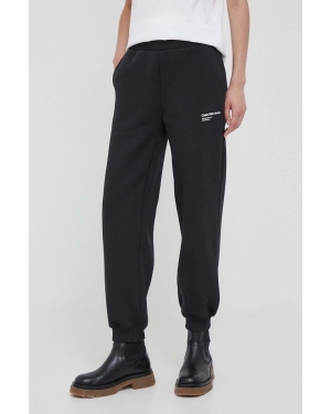 Calvin Klein Jeans spodnie dresowe kolor czarny z nadrukiem