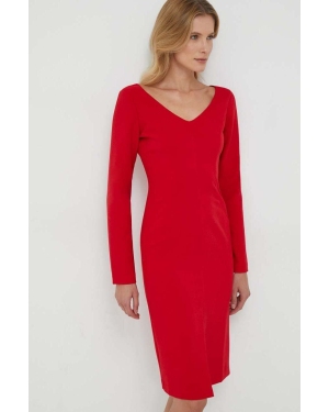 Sisley sukienka kolor czerwony midi prosta