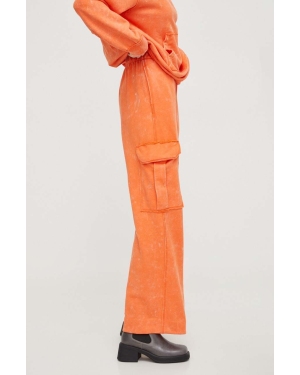 Stine Goya spodnie dresowe kolor pomarańczowy szerokie high waist