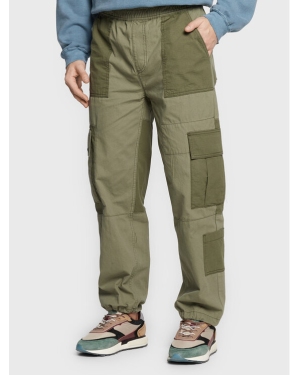 BDG Urban Outfitters Spodnie materiałowe 76141183 Zielony Relaxed Fit