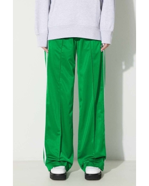 adidas Originals spodnie dresowe Firebird Loose kolor zielony z aplikacją IP0634