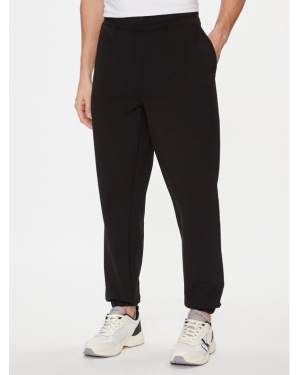 Calvin Klein Spodnie dresowe Embossed Logo K10K112198 Czarny Regular Fit
