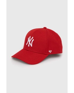 47brand czapka z daszkiem dziecięca MLB New York Yankees kolor czerwony z aplikacją BMVP17WBV