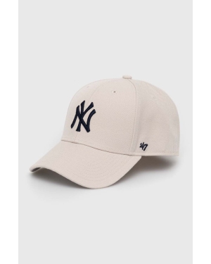 47brand czapka z daszkiem dziecięca MLB New York Yankees kolor beżowy z aplikacją BMVP17WBV
