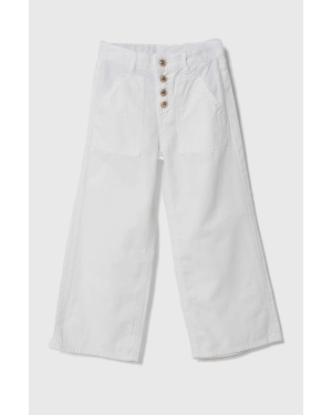Guess spodnie bawełniane dziecięce kolor biały gładkie