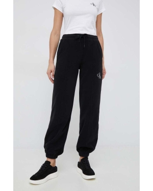 Calvin Klein Jeans spodnie dresowe damskie kolor czarny z aplikacją